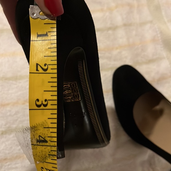 Authentic Gucci Black suede Stilettos - Picture 8 of 8